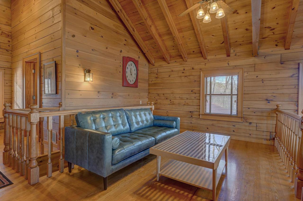 Blue Ridge Bliss- Spacious Cabin, Pets, Hot Tub! Экстерьер фото